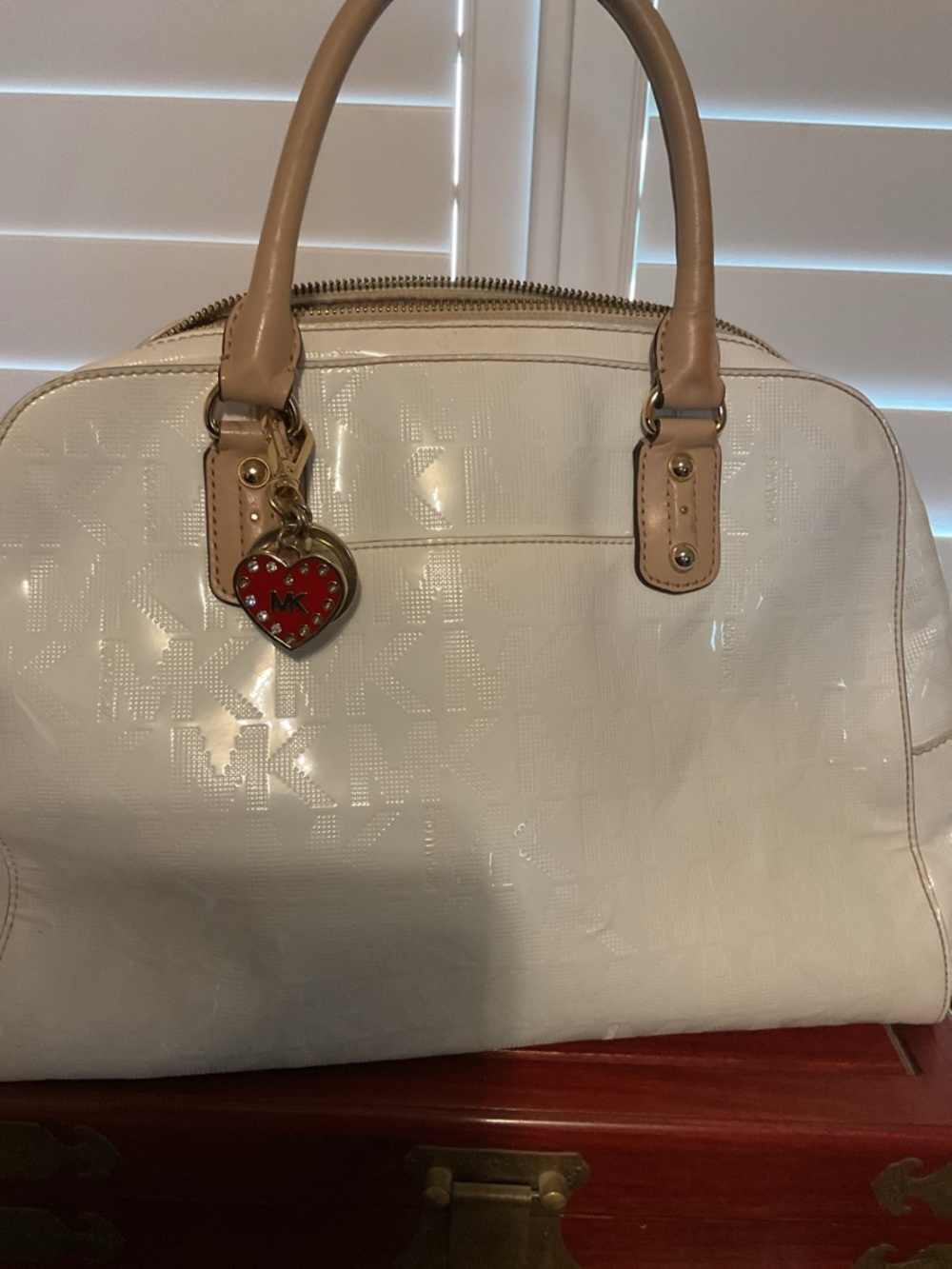 Michael Kors White Patent Leather Bag - Picture 5 of 6
